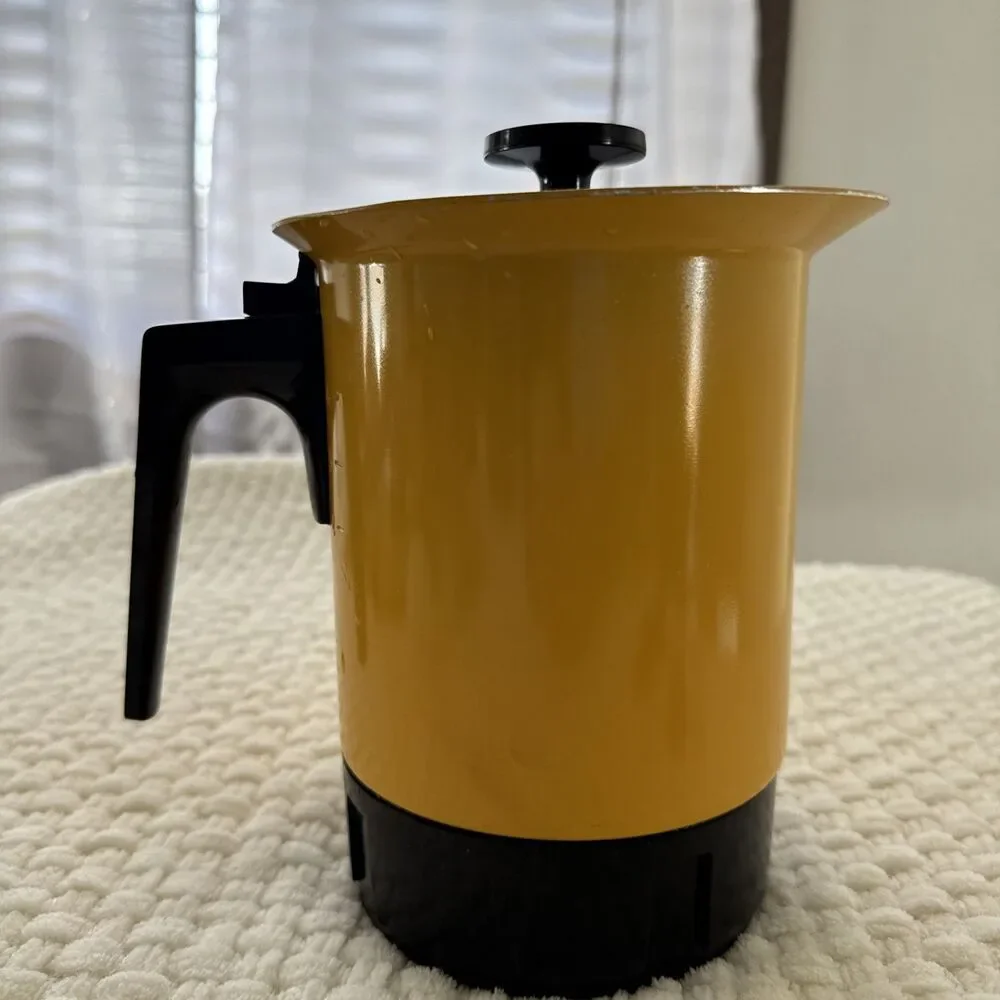 Vintage West Bend Hot Pot- 36 oz Electric Cooker- Harvest Gold Model 3255 Works